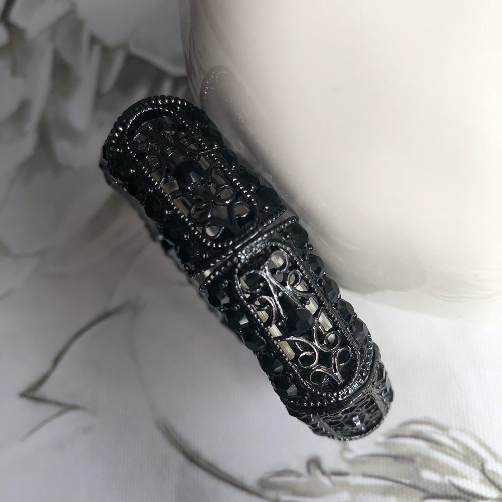 Beaded stretchy bracelet black